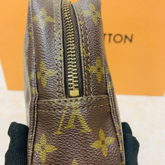 💋Authentic Louis Vuitton Trousse 23 - Picture 12 of 16